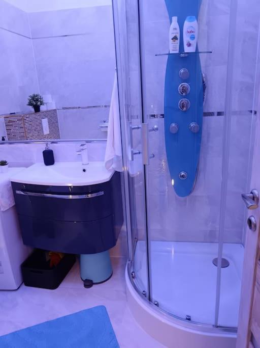 Voeroesmarty Street Apartamento Budapest